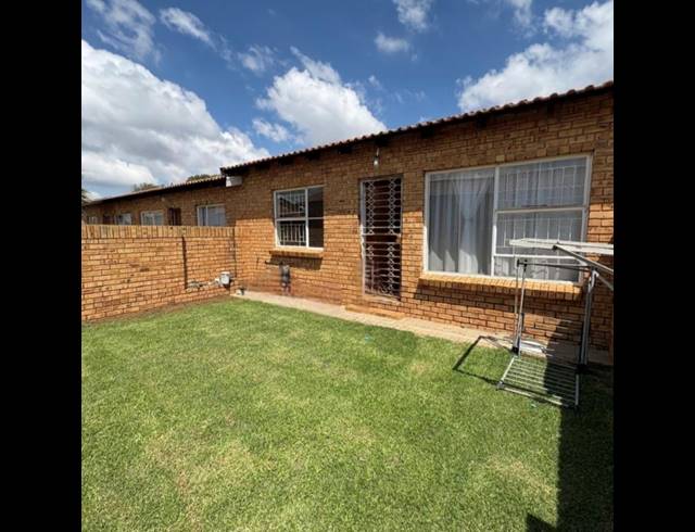 2 BEDROOM SECTIONAL TITLE FOR SALE IN FINSBURY